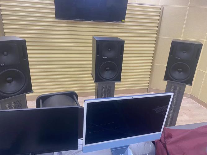 走進(jìn)專(zhuān)業(yè)錄音棚 現(xiàn)代設(shè)備如何重塑音樂(lè)制作與錄音體驗(yàn)